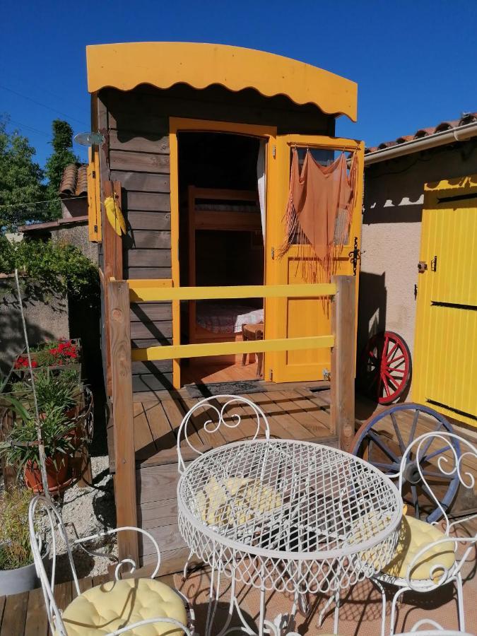 La Fee Viviane Et Michel L'Enchanteur Robion en Luberon Luaran gambar