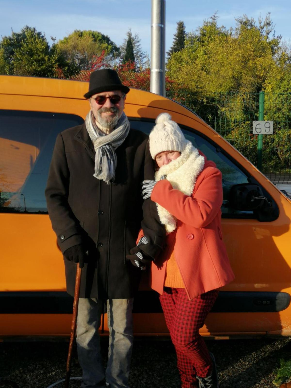 La Fee Viviane Et Michel L'Enchanteur Robion en Luberon Luaran gambar