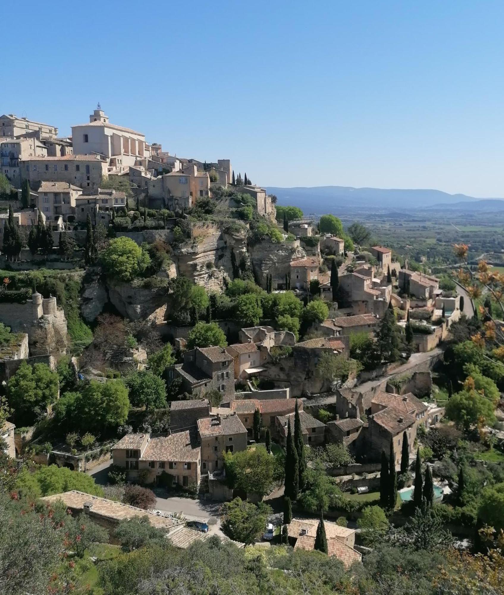 La Fee Viviane Et Michel L'Enchanteur Robion en Luberon Luaran gambar