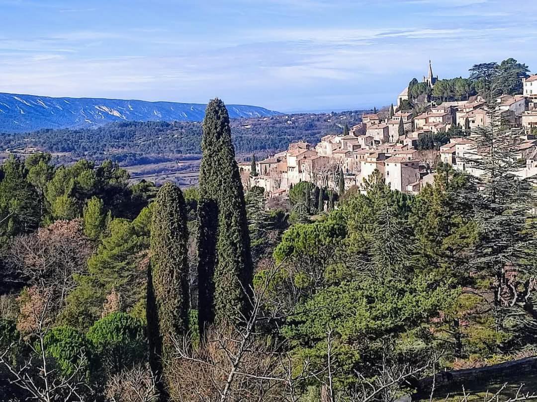 La Fee Viviane Et Michel L'Enchanteur Robion en Luberon Luaran gambar