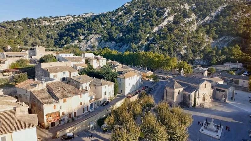 La Fee Viviane Et Michel L'Enchanteur Robion en Luberon Luaran gambar