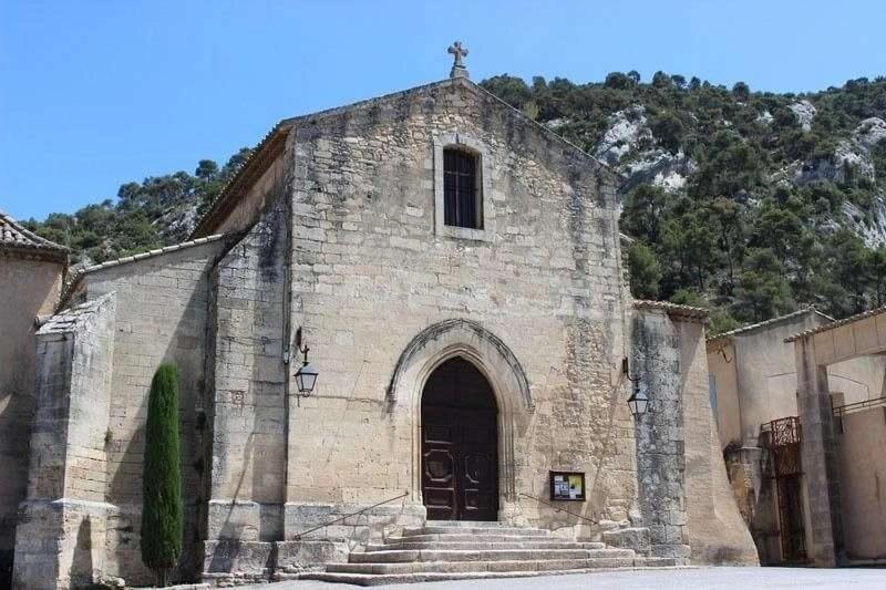 La Fee Viviane Et Michel L'Enchanteur Robion en Luberon Luaran gambar